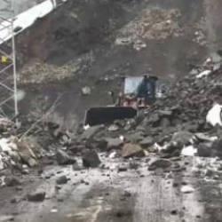 Batman'da 2 noktada heyelan