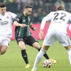 Beşiktaş, K&ouml;rfez'de 1 puanı 88'de kurtardı