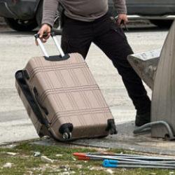 &Ccedil;ocuk parkında hareketli anlar: Bomba imha uzmanları b&ouml;lgeye &ccedil;ağırıldı!