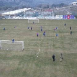 Depremde 14 sporcusunu kaybeden takım 2. Lig'de şampiyonluğa koşuyor