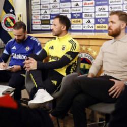 D&uuml;nyaca &uuml;nl&uuml; forvet Fenerbah&ccedil;e'ye doğru: Bug&uuml;n netleşecek