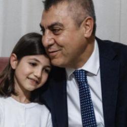 Enkazdan 72 saat sonra kurtarılan 8 yaşındaki Hazal'ın umre hayali