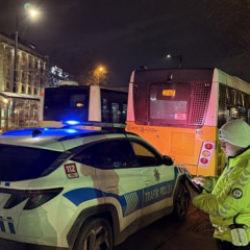 İETT otob&uuml;s&uuml; kadına &ccedil;arptı! Şof&ouml;r g&ouml;zaltında