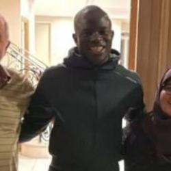 N'Golo Kante ile samimiyeti g&uuml;ndem olan Hatun teyze: Namazlı ve abdestli bir &ccedil;ocuk