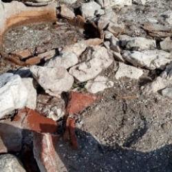 Isparta'da g&ouml;l &ccedil;ekildi, k&uuml;pler ortaya &ccedil;ıktı! İ&ccedil;inden &ccedil;ıkanlar şaşkına &ccedil;evirdi