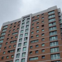 iş insanı, oturduğu binanın yangın merdiveninde &ouml;l&uuml; bulundu