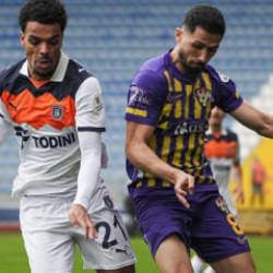 Nuri Şahin y&ouml;netimindeki Başakşehir'in ligde sırtı yere gelmiyor! 2-1'le seri devam etti