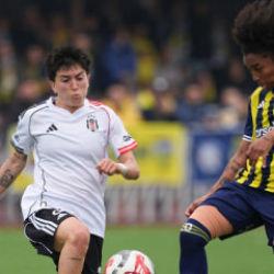 Kadınlar derbisinde Fenerbah&ccedil;e'den Beşiktaş'a farklı tarife