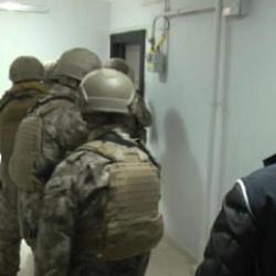 Kocaeli merkezli d&uuml;zensiz g&ouml;&ccedil;men ka&ccedil;ak&ccedil;ılığı operasyonu: 11 zanlı tutuklandı