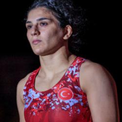 Milli sporcudan Zagreb'de g&uuml;m&uuml;ş madalya