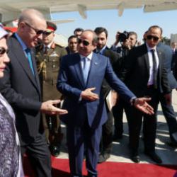 Mısır Cumhurbaşkanı Sisi Cumhurbaşkanı Erdoğan'ı karşıladı