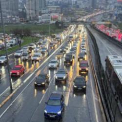 Okullarda tatil sona erdi! İstanbul'da trafik yoğunluğu