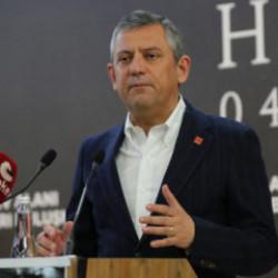 &Ouml;zg&uuml;r &Ouml;zel fabrika ayarlarına geri d&ouml;nd&uuml;! Hatay'la ilgili tepki &ccedil;eken kira yalanı