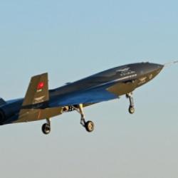 Sel&ccedil;uk Bayraktar KIZILELMA&rsquo;nın g&ouml;reve başlayacağı tarihi a&ccedil;ıkladı