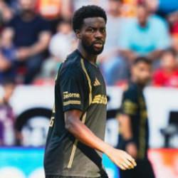 S&uuml;per Lig ekibi sadece 4 ma&ccedil;ta oynayan Alman stoperi g&ouml;nderdi