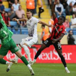 S&uuml;per Lig ekibi takım kaptanı ile yollarını ayırdı