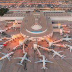 T&uuml;rkiye'de ge&ccedil;en ay hava yollarında 17,8 milyon kişiye hizmet verildi