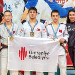 &Uuml;mraniye Belediyesi Spor Kul&uuml;b&uuml;'nden T&uuml;rkiye Şampiyonası'nda &ccedil;ifte altın