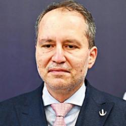 Fatih Erbakan adaylığını a&ccedil;ıklayıp AK Parti'yi hedef aldı