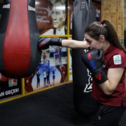 14 yaşında kilo vermek i&ccedil;in başladı! 7 T&uuml;rkiye 1 Avrupa şampiyonu oldu