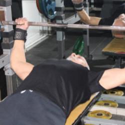 420 kilo kaldıran 65 yaşındaki Hakkı Amca karşısına &ccedil;ıkacak rakip bulamıyor