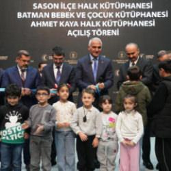 'Yaşayan K&uuml;t&uuml;phane' vizyonu b&uuml;y&uuml;d&uuml;! Batman 3 yeni k&uuml;t&uuml;phaneye kavuştu...