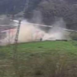 Kastamonu'da heyelan sebebiyle tahliye edilen ev &ccedil;&ouml;kt&uuml;!