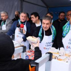 Esenler'de damaklar hamsi ile şenlendi 