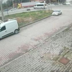 Afyonkarahisar'da bir kişinin &ouml;ld&uuml;ğ&uuml; kaza g&uuml;venlik kamerasında