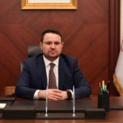 Akın G&uuml;rlek kimdir, aslen nerelidir, ka&ccedil; yaşındadır? Akın G&uuml;rlek'in eşi kimdir?