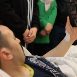 İ&ccedil;işleri Bakanı Mustafa &Ccedil;ift&ccedil;i yaralı &ouml;zel harekat polisiyle g&ouml;r&uuml;şt&uuml;