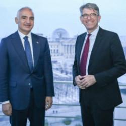 Bakan Ersoy ve Alman Bakan Weimer sergi &ouml;ncesi buluştu