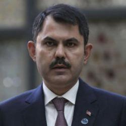 Bakan Kurum'dan &Ouml;zg&uuml;r &Ouml;zel'e sert tepki: Aklınca oyun kurdu!