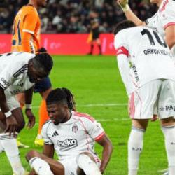 Beşiktaş'a k&ouml;t&uuml; haber! Yıldız oyuncu oyuna devam edemedi