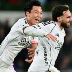 Beşiktaş'ın Koreli golc&uuml;s&uuml; takım arkadaşına &ouml;vg&uuml;ler yağdırdı: Konuşmaya gerek kalmıyor