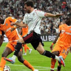 Beşiktaş'ta Başakşehir ma&ccedil;ı &ouml;ncesi El Bilal Toure ve Kristjan Asllani sevinci!