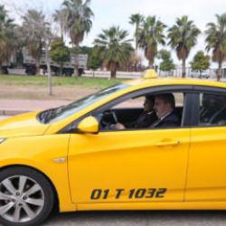 Destici, Adana'da taksici esnafıyla buluştu