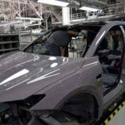 Dev sekt&ouml;r&uuml; kaosa s&uuml;r&uuml;kl&uuml;yordu: Maliyetin altına satış yasaklandı