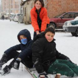 Eğitime kar engeli! Bir ilde okullar tatil edildi