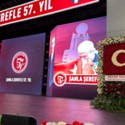 Erdoğan'dan Bah&ccedil;eli'ye T&uuml;rk bayrağı motifli tebrik &ccedil;i&ccedil;eği