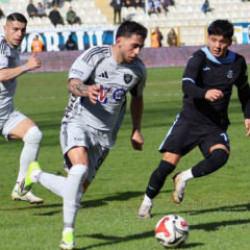 Erzurumspor'un acıması yok! 7 golle zirveyi teslim aldılar: G&ouml;zler şimdi yarında