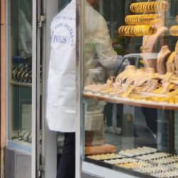 İstanbul'da silahlı kuyumcu soygunu! 4 kişi geldi, ateş a&ccedil;tı