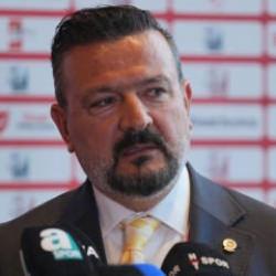 Fenerbah&ccedil;e y&ouml;neticisinden 'forvet transferi' sorusuna yanıt