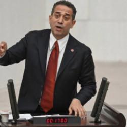 Ali Mahir Başarır'dan G&uuml;rlek ile 'tokalaşma' iddialarına yanıt: Her kanalda farklı konuştu