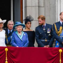 İngiliz sarayında mide bulandıran skandal! Krali&ccedil;e oğlunun ayıbını parayla &ouml;rtbas etti