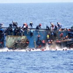 Libya a&ccedil;ıklarında g&ouml;&ccedil;men teknesi faciası