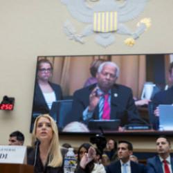 Meclis karıştı: Epstein faillerini soranlara bağırdı!