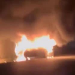 Seyir halindeki ara&ccedil; alev aldı