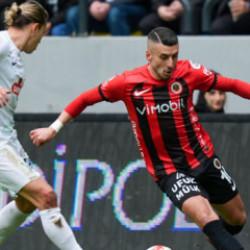 Başkent'te heyecan fırtınası! Gen&ccedil;lerbirliği 10 dakikada 3 puandan oldu