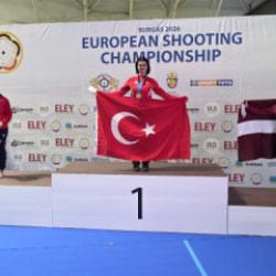 T&uuml;rkiye'de rekor &uuml;st&uuml;ne rekor kıran Mardinli Elif Avrupa şampiyonu oldu